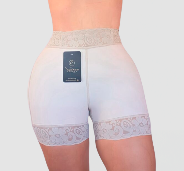SEAMLESS ULTRA-INVISIBLE SHORT