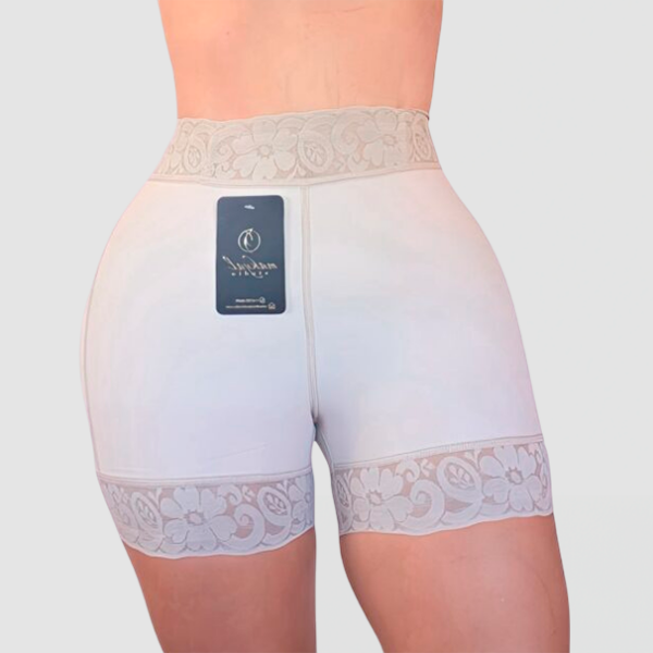 Seamless ultra-invisible short.