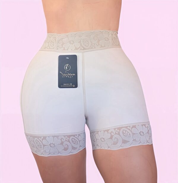 Seamless ultra-invisible short.
